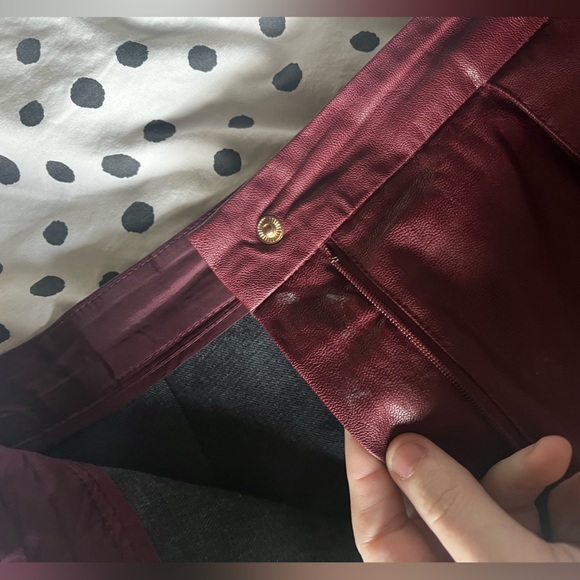 Zara XL Maroon/Red Leather Like Mini Skirt with gold buttons - Picture 4 of 11